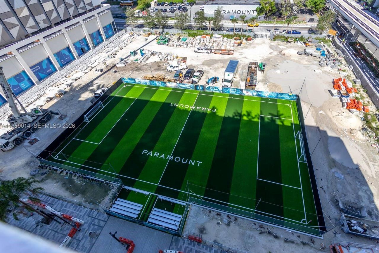 851 NE 1st Ave , Unit 1806, Miami, FL 33132 Photo