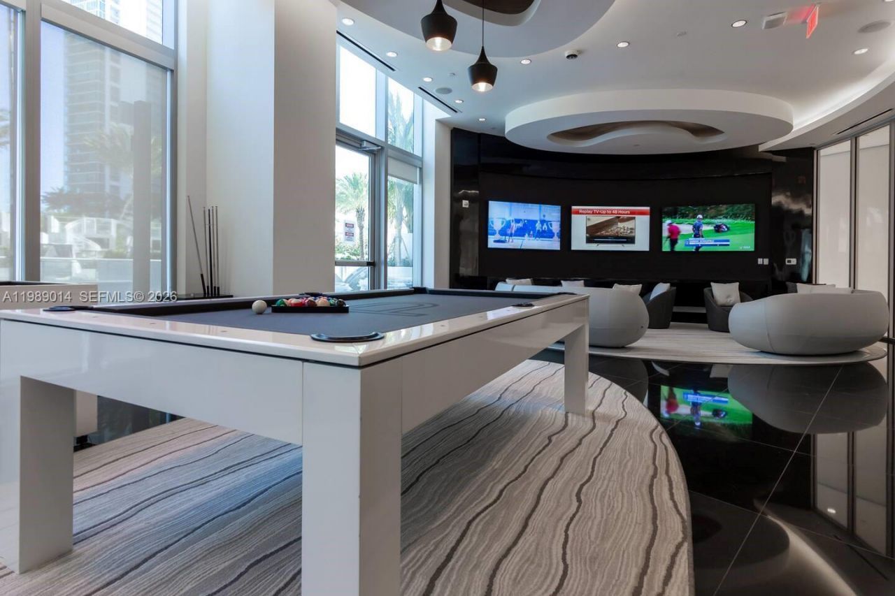 851 NE 1st Ave , Unit 1806, Miami, FL 33132 Photo