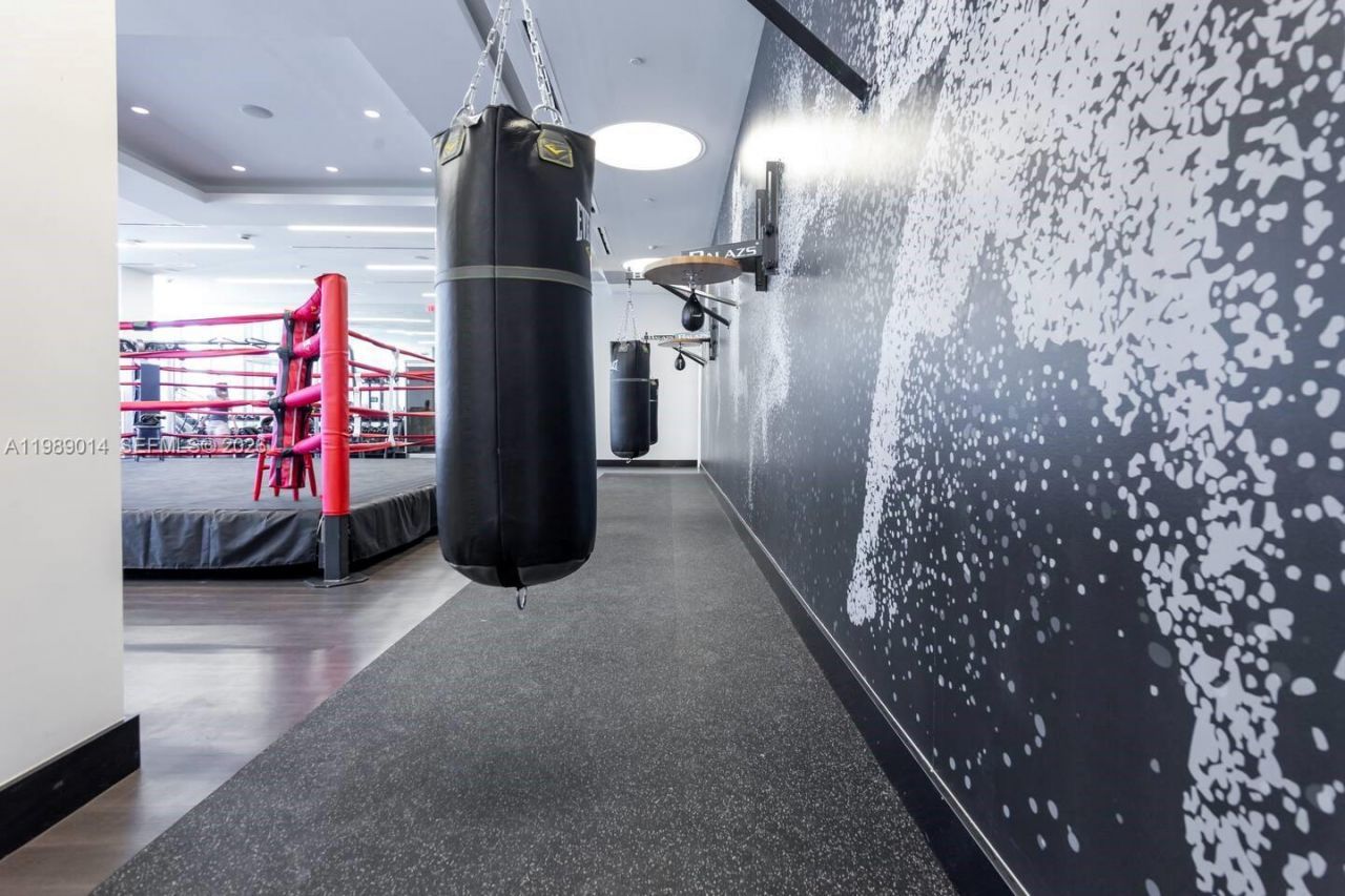 851 NE 1st Ave , Unit 1806, Miami, FL 33132 Photo