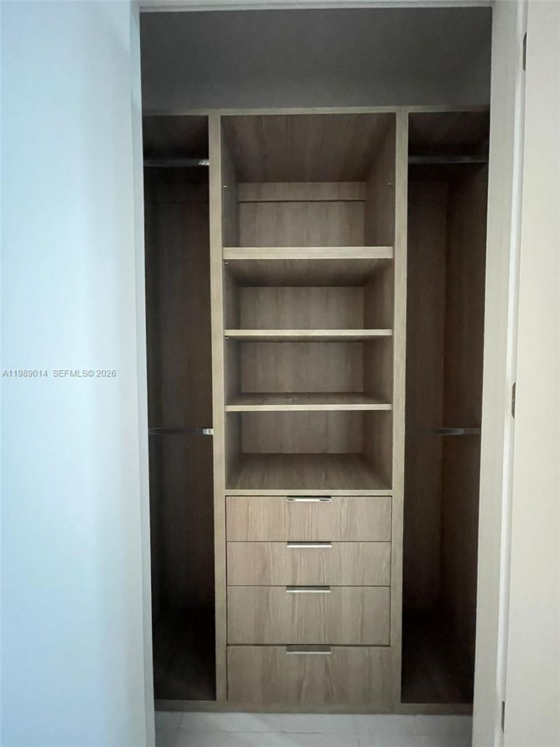 851 NE 1st Ave , Unit 1806, Miami, FL 33132 Photo