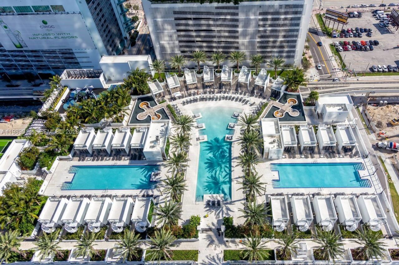 851 NE 1st Ave , Unit 1806, Miami, FL 33132 Photo