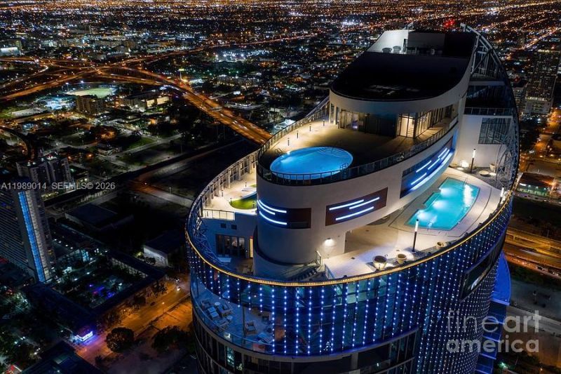 851 NE 1st Ave , Unit 1806, Miami, FL 33132 Photo