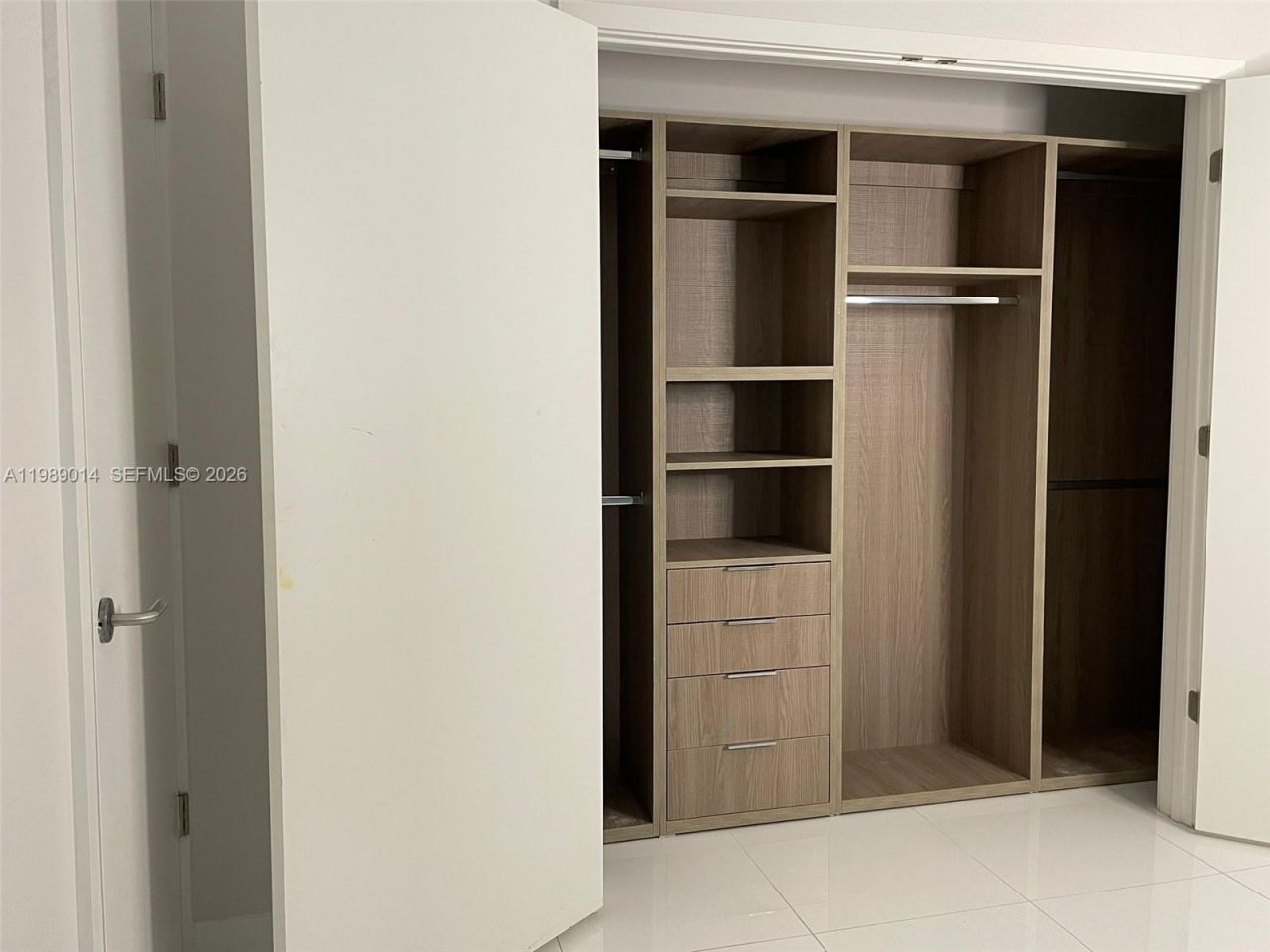 851 NE 1st Ave , Unit 1806, Miami, FL 33132 Photo