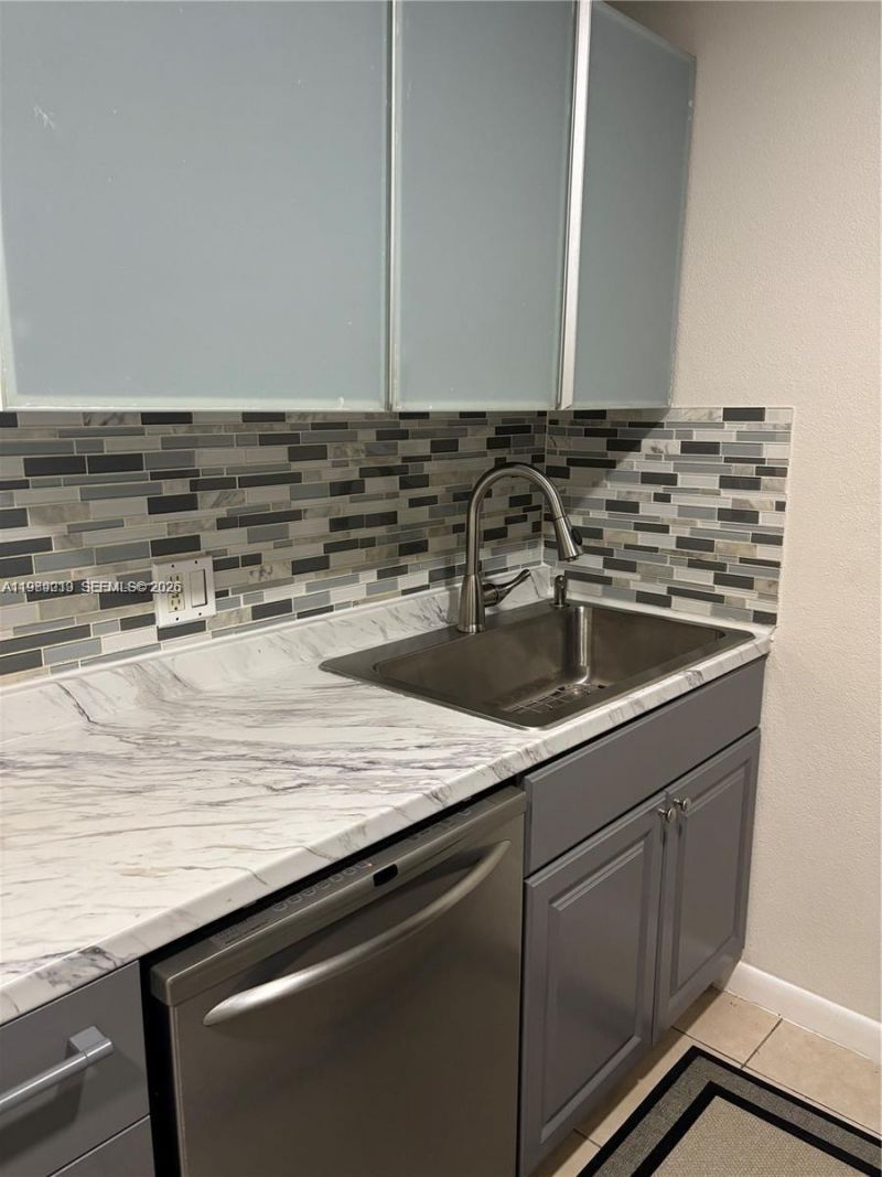 543 SW 61st Ter , Unit 1, Margate, FL 33068 Photo