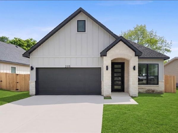 205 Grayson Street, Leonard, TX 75452