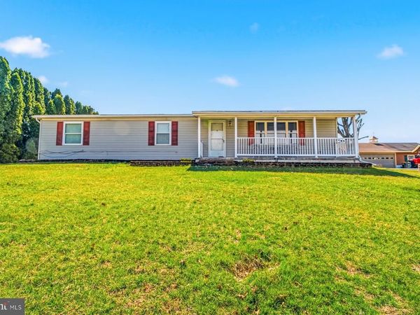 430 CLOVER LANE , HANOVER, PA 17331