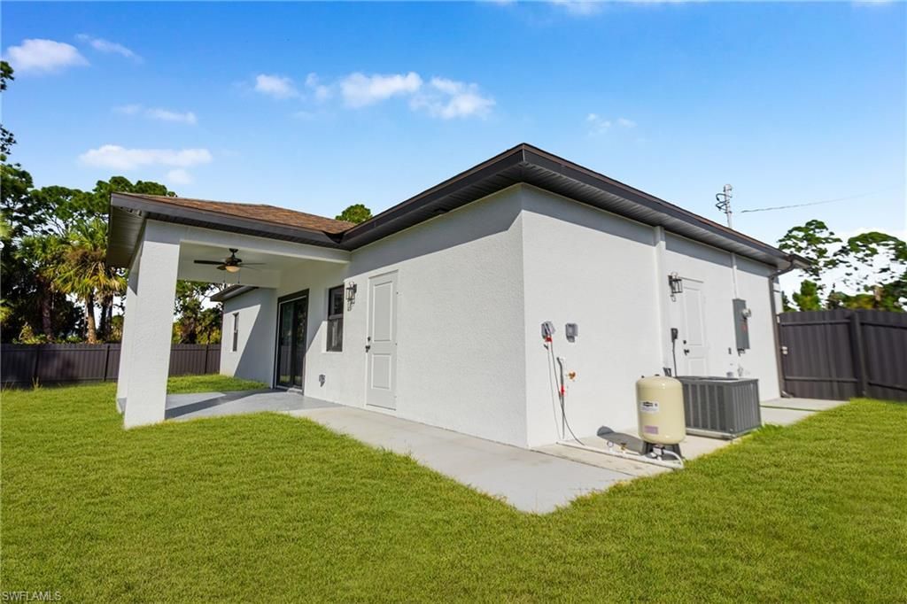 749 Roma Ave S, Lehigh Acres, FL 33974 Photo