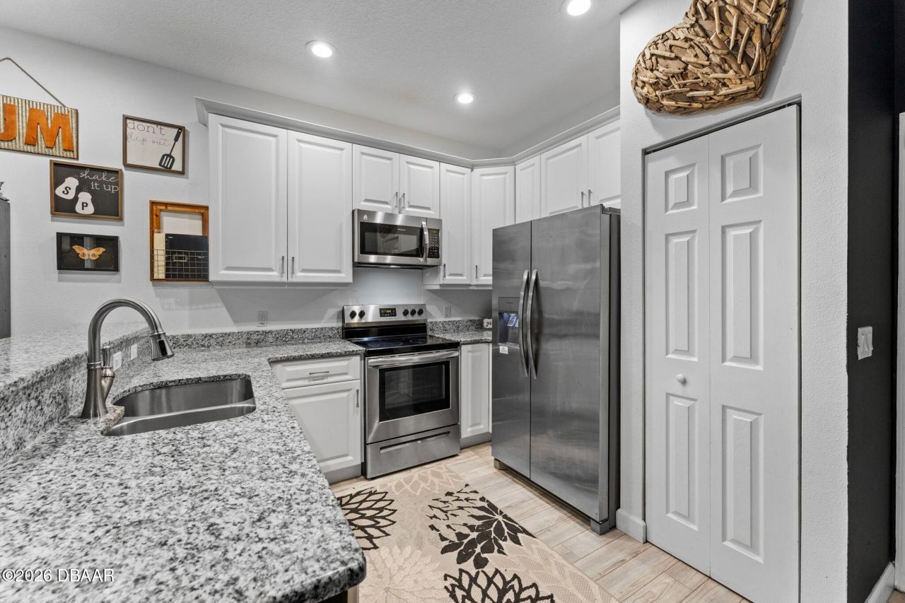 637 Holmes Avenue, Daytona Beach, FL 32114 Photo