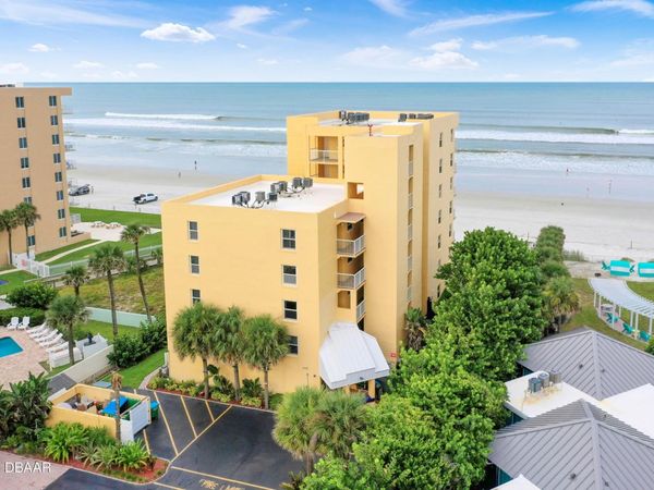 425 S Atlantic Avenue, Unit 204, New Smyrna Beach, FL 32169