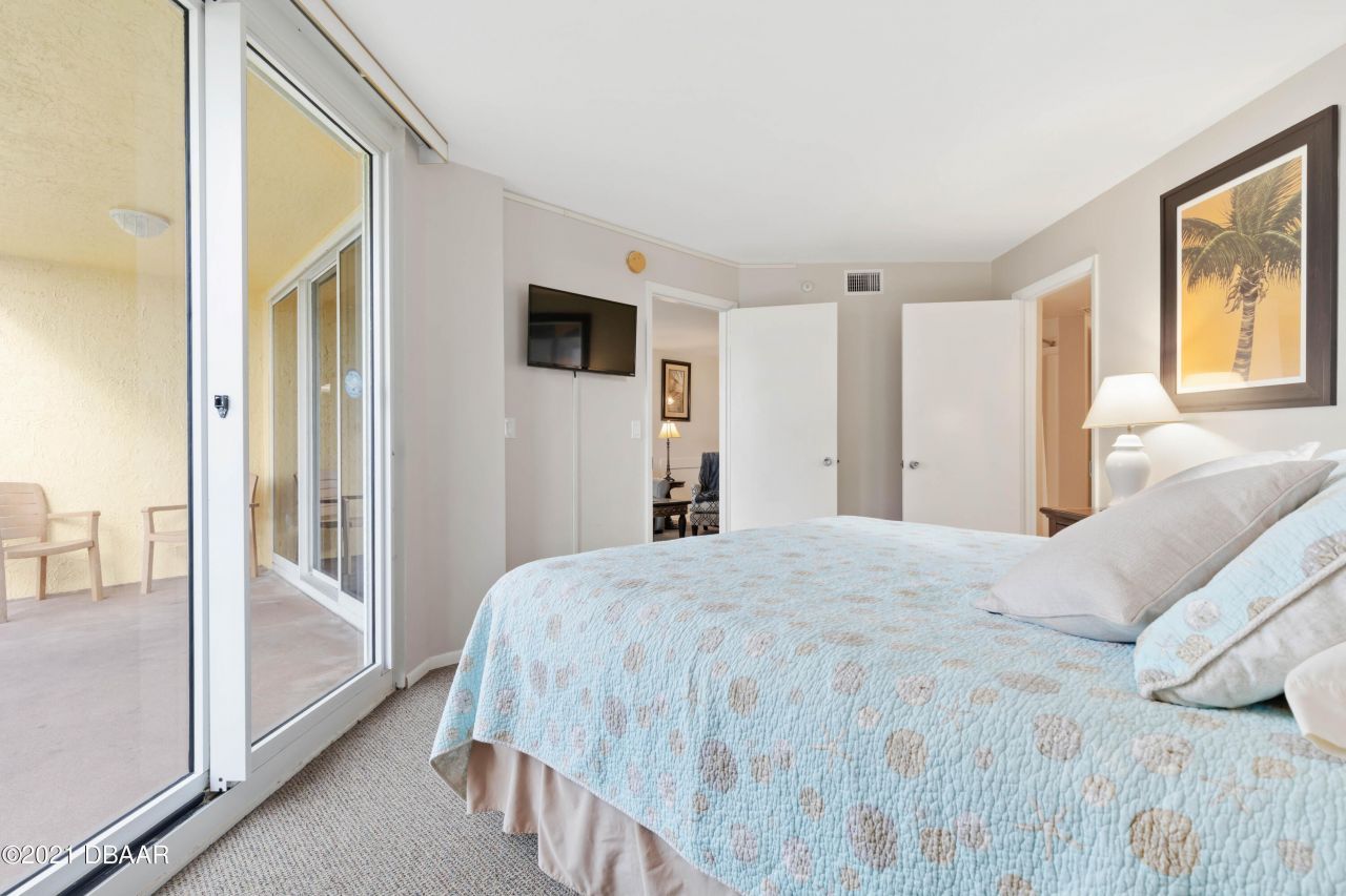 425 S Atlantic Avenue, Unit 204, New Smyrna Beach, FL 32169 Photo