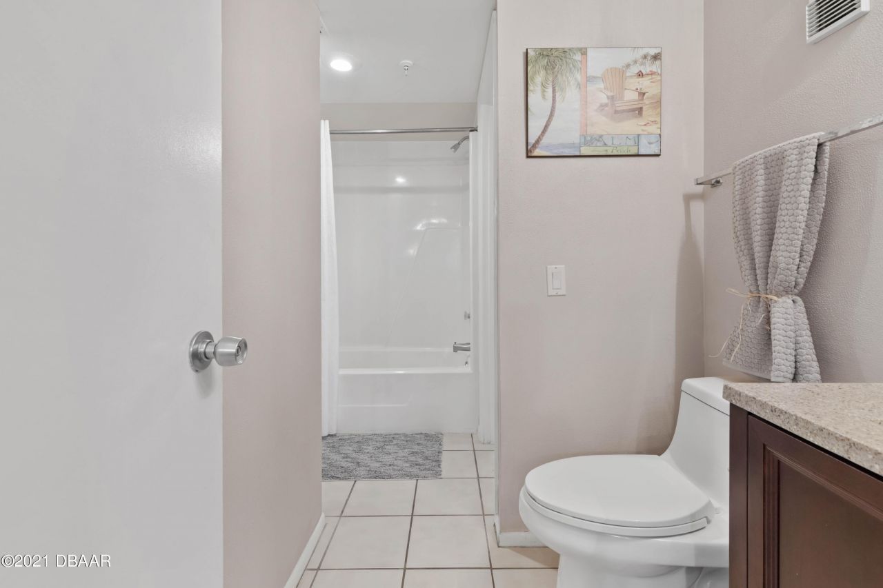 425 S Atlantic Avenue, Unit 204, New Smyrna Beach, FL 32169 Photo