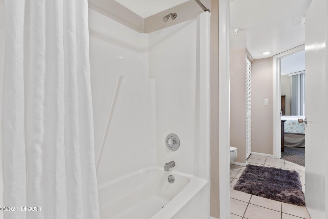 425 S Atlantic Avenue, Unit 204, New Smyrna Beach, FL 32169 Photo