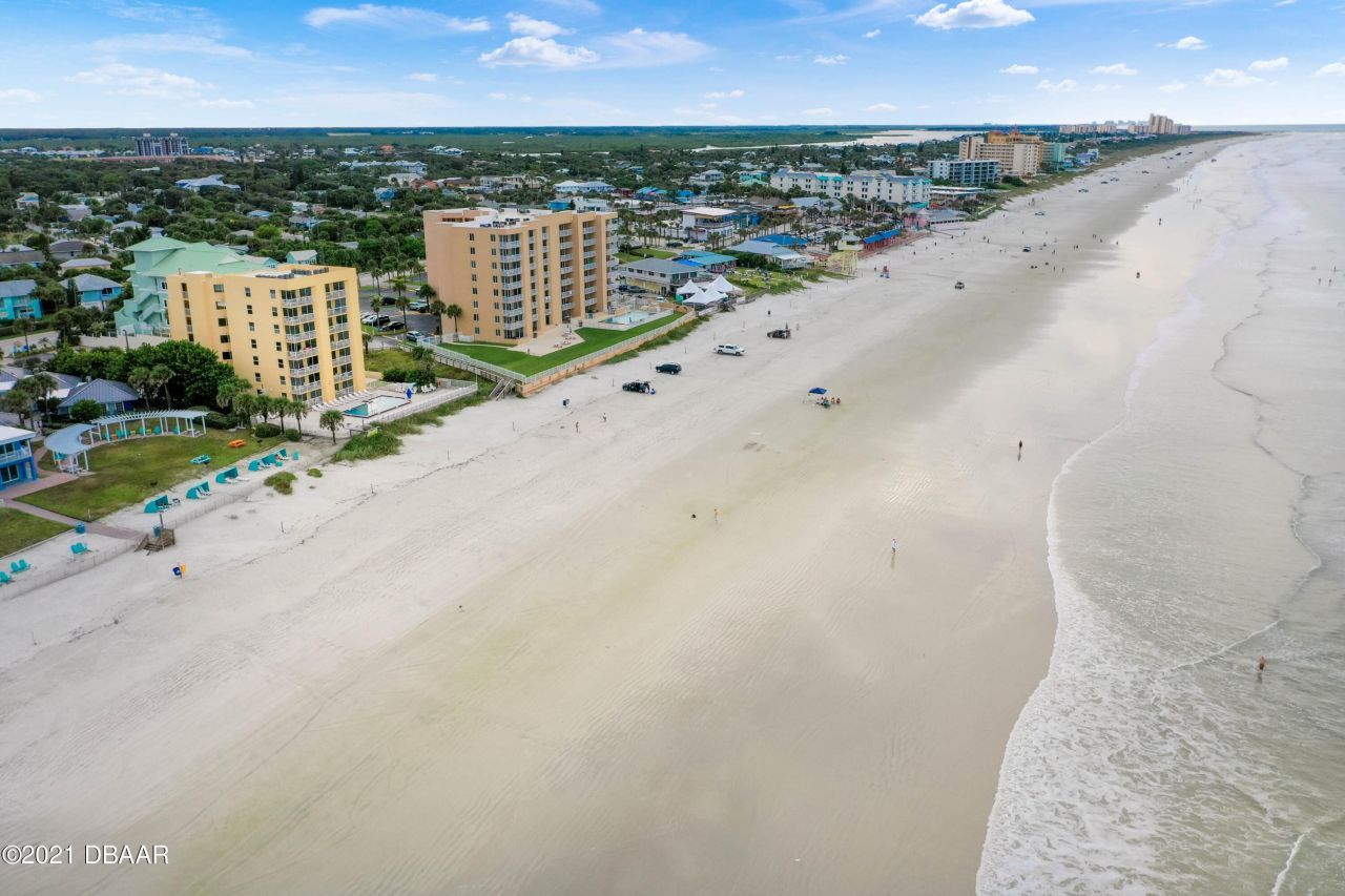 425 S Atlantic Avenue, Unit 204, New Smyrna Beach, FL 32169 Photo