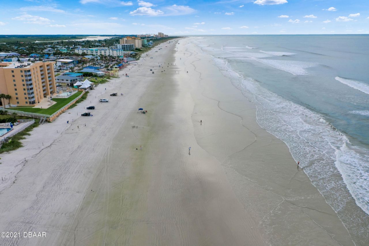 425 S Atlantic Avenue, Unit 204, New Smyrna Beach, FL 32169 Photo