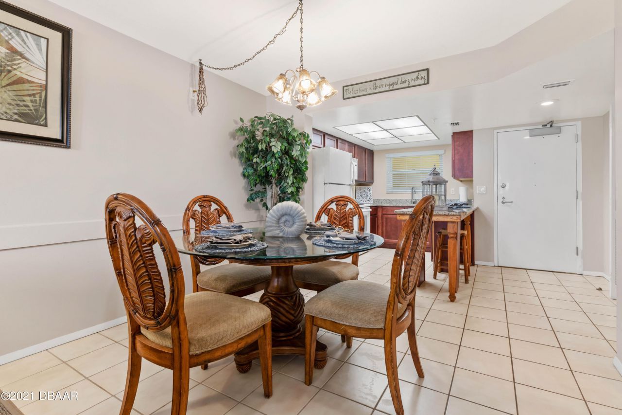 425 S Atlantic Avenue, Unit 204, New Smyrna Beach, FL 32169 Photo