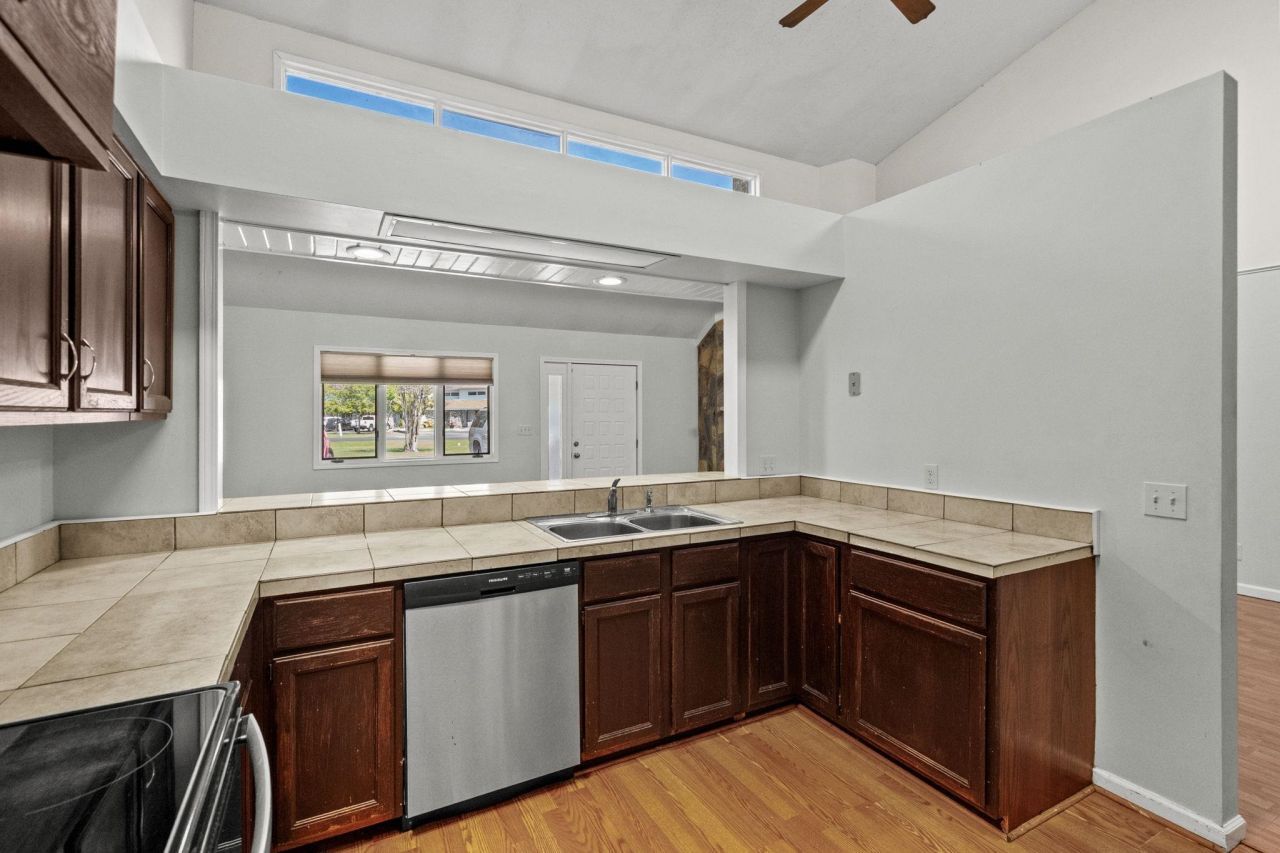 1841 Fairway Ridge Photo 17