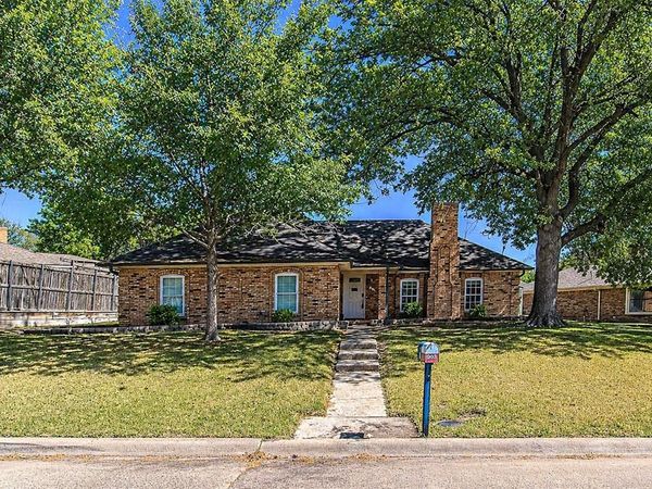 903 Village Green Drive, Rockwall, TX 75087