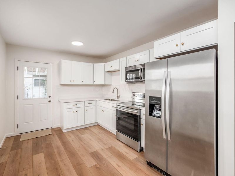 3608 Clearwater Drive, Columbus, OH 43232 Photo 12