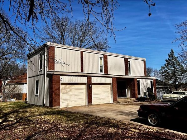 9803 Colony Place, Kansas City, MO 64131