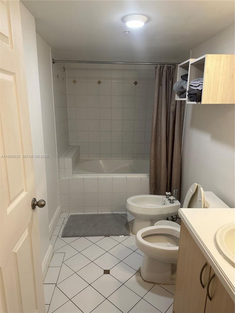 2951 S Bayshore Dr, Unit 417, Miami, FL 33133 Photo