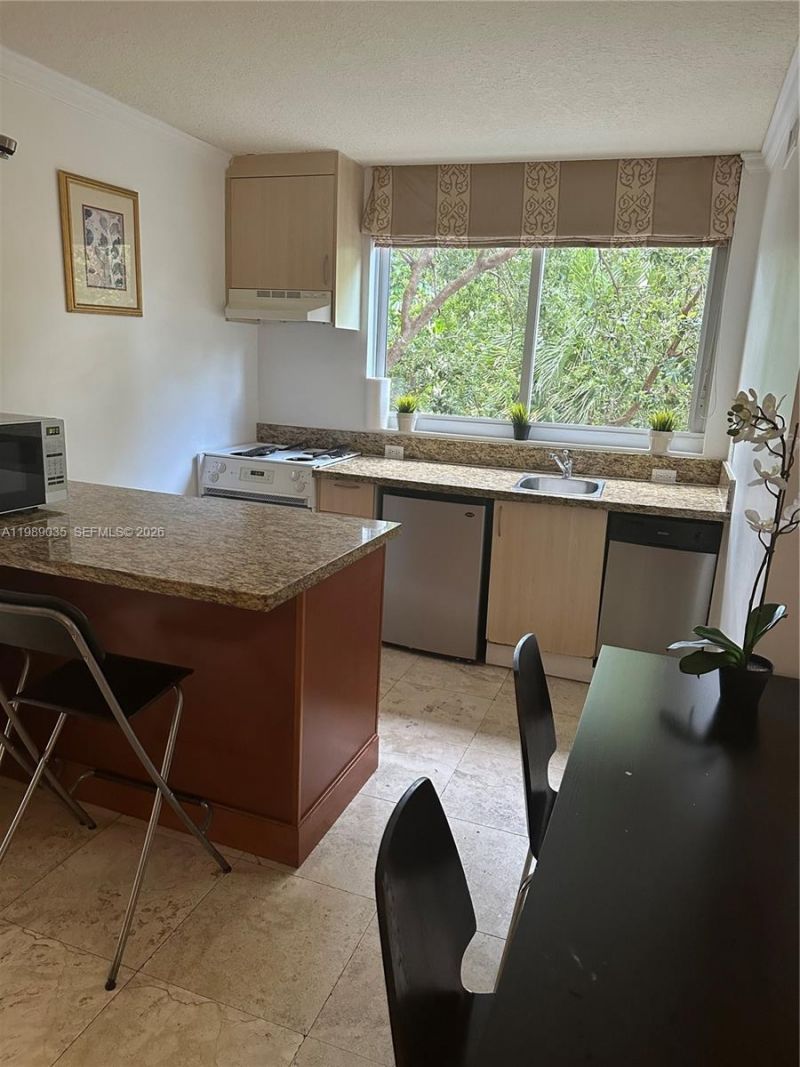 2951 S Bayshore Dr, Unit 417, Miami, FL 33133 Photo