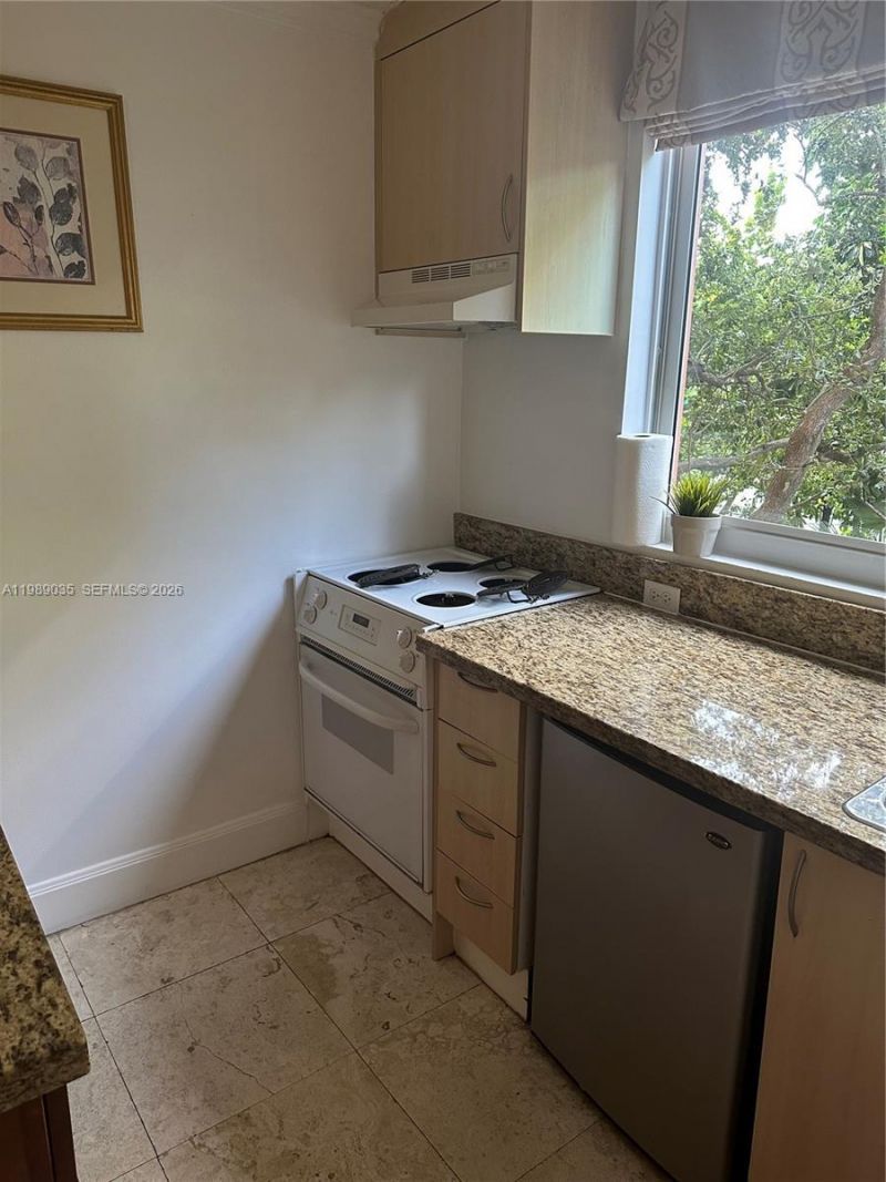 2951 S Bayshore Dr, Unit 417, Miami, FL 33133 Photo