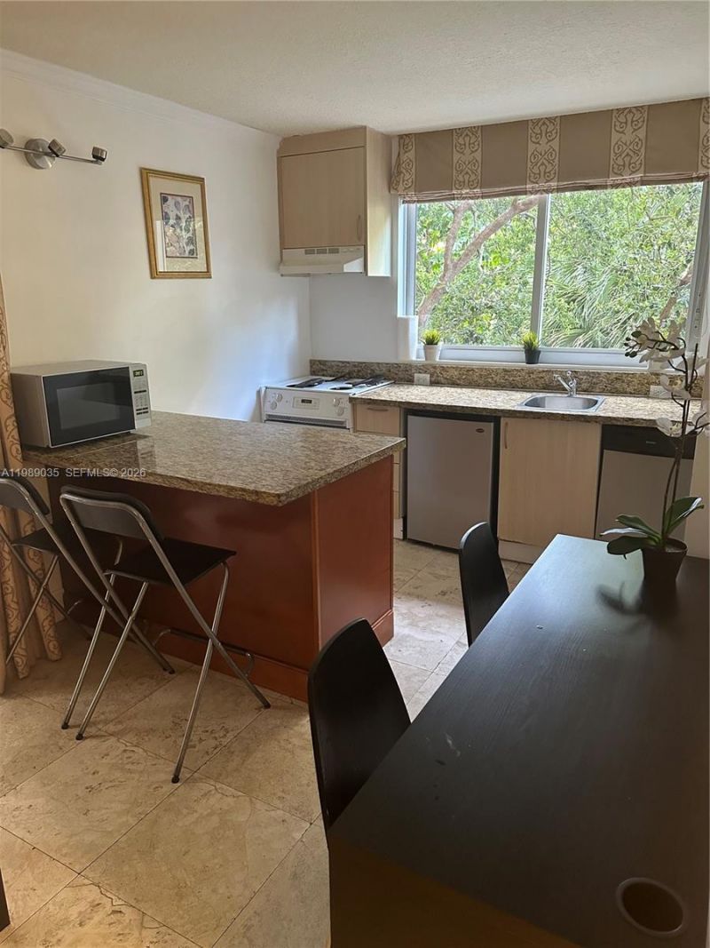 2951 S Bayshore Dr, Unit 417, Miami, FL 33133 Photo