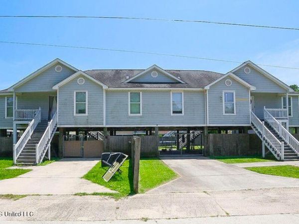 6165 E Lamar Street, Bay Saint Louis, MS 39520