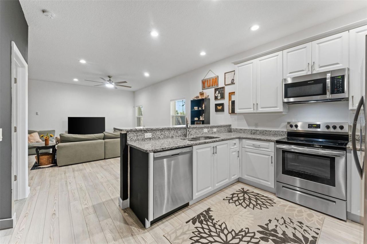 637 Holmes Avenue , Daytona Beach, FL 32114 Photo