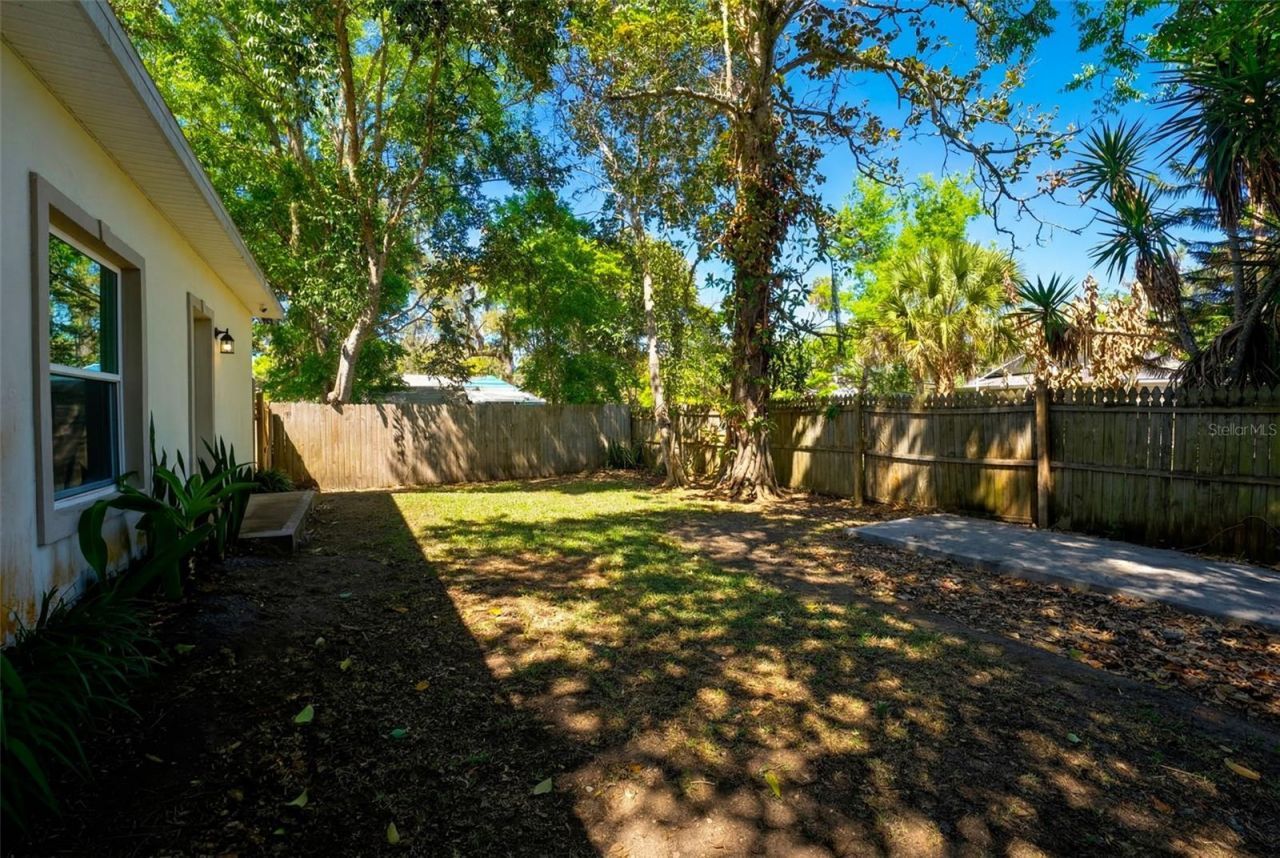 637 Holmes Avenue , Daytona Beach, FL 32114 Photo