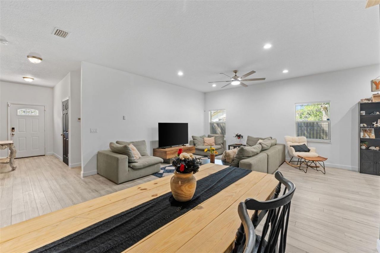 637 Holmes Avenue , Daytona Beach, FL 32114 Photo