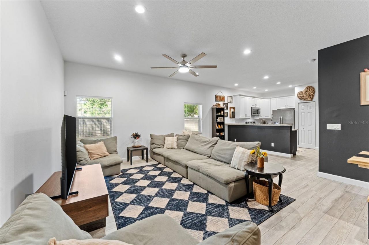 637 Holmes Avenue , Daytona Beach, FL 32114 Photo