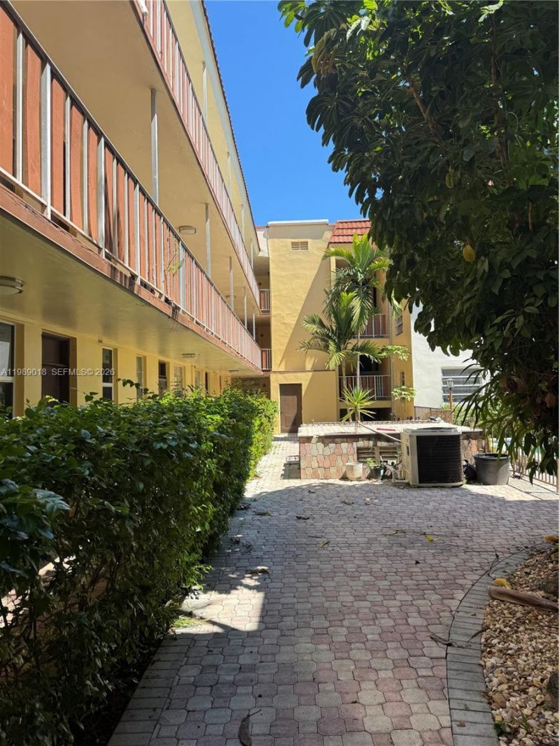 13655 NE 10th Ave , Unit 208, North Miami, FL 33161 Photo