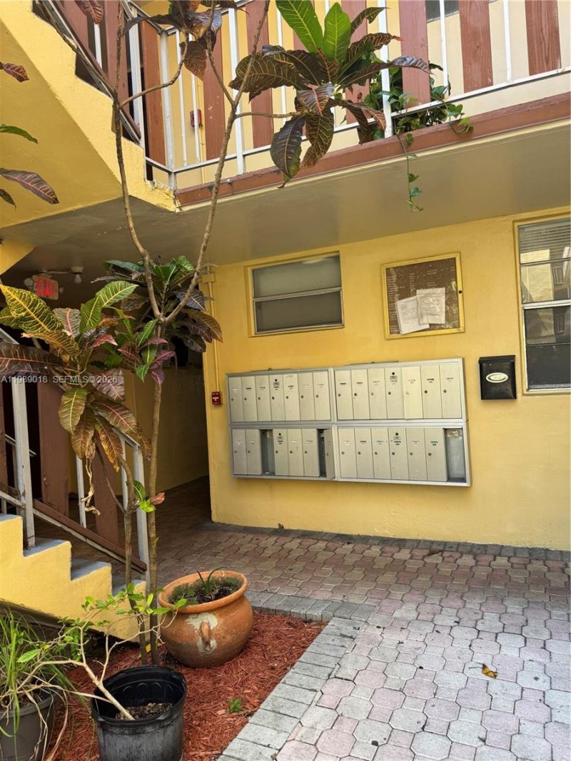 13655 NE 10th Ave , Unit 208, North Miami, FL 33161 Photo