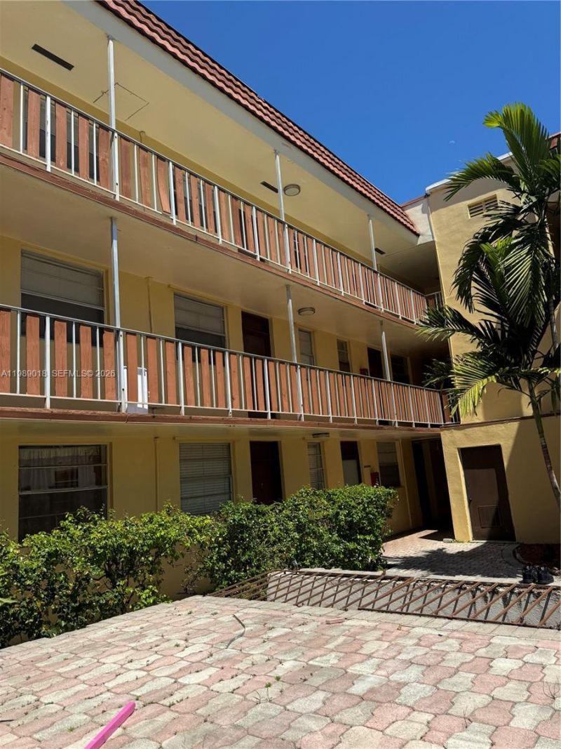 13655 NE 10th Ave , Unit 208, North Miami, FL 33161 Photo