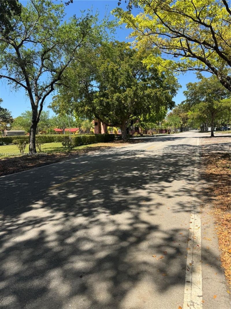 13655 NE 10th Ave , Unit 208, North Miami, FL 33161 Photo