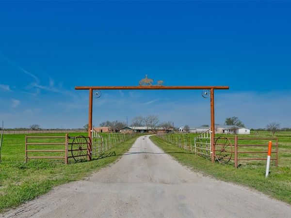 3511 S Interstate 35, Gainesville, TX 76240