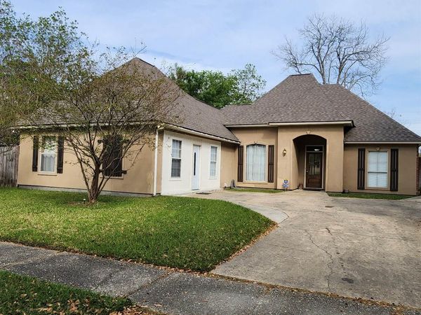 10460 Birchwood Dr, Baton Rouge, LA 70807