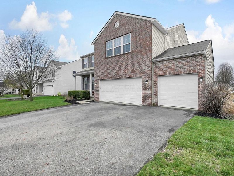 3253 Guffey Drive, Grove City, OH 43123 Photo 3