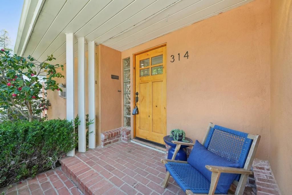 314 Outer Circle, Redwood City, CA 94062 Main Photo