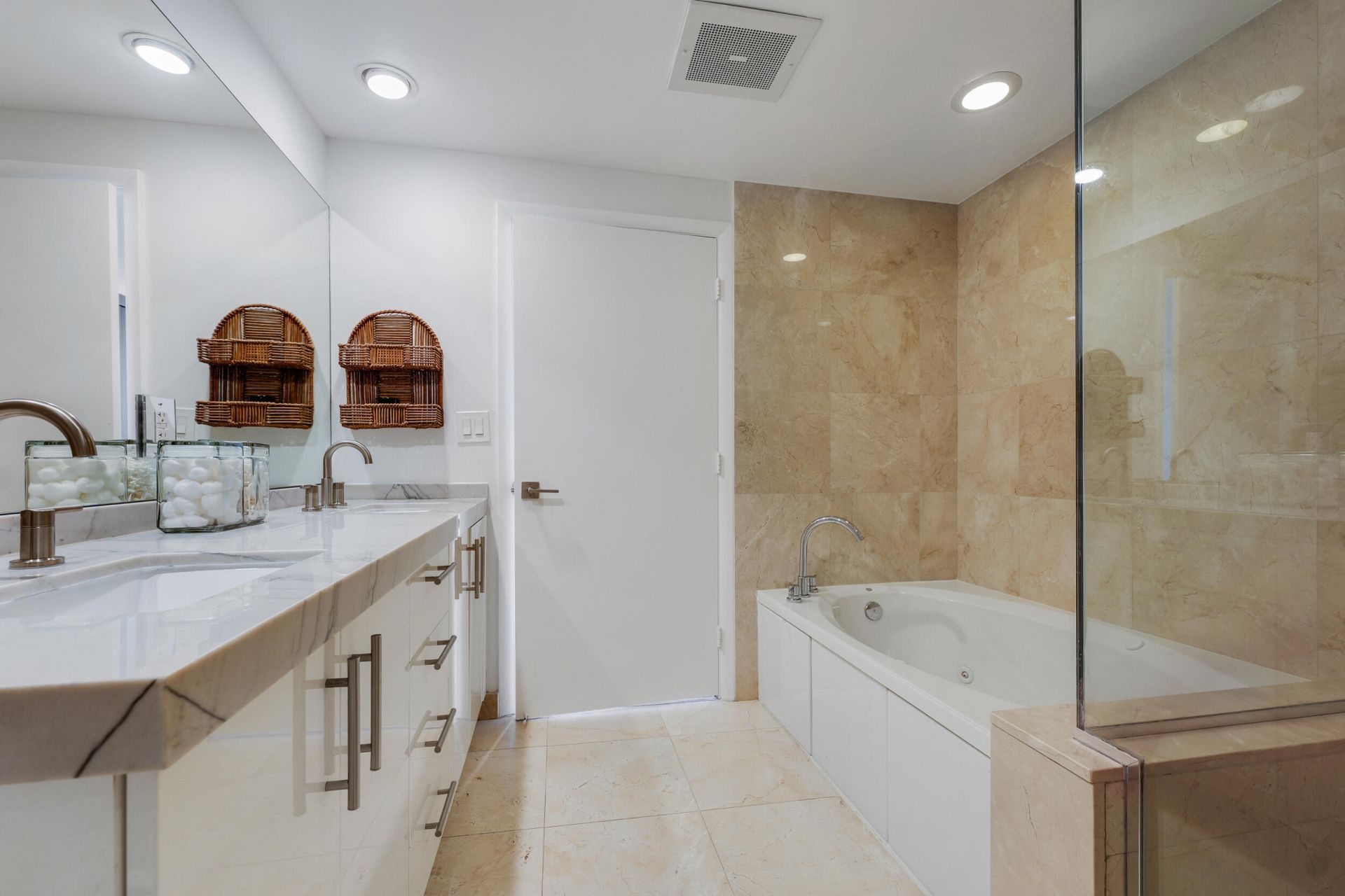 550 Okeechobee Boulevard, Unit 622, West Palm Beach, FL 33401 Photo