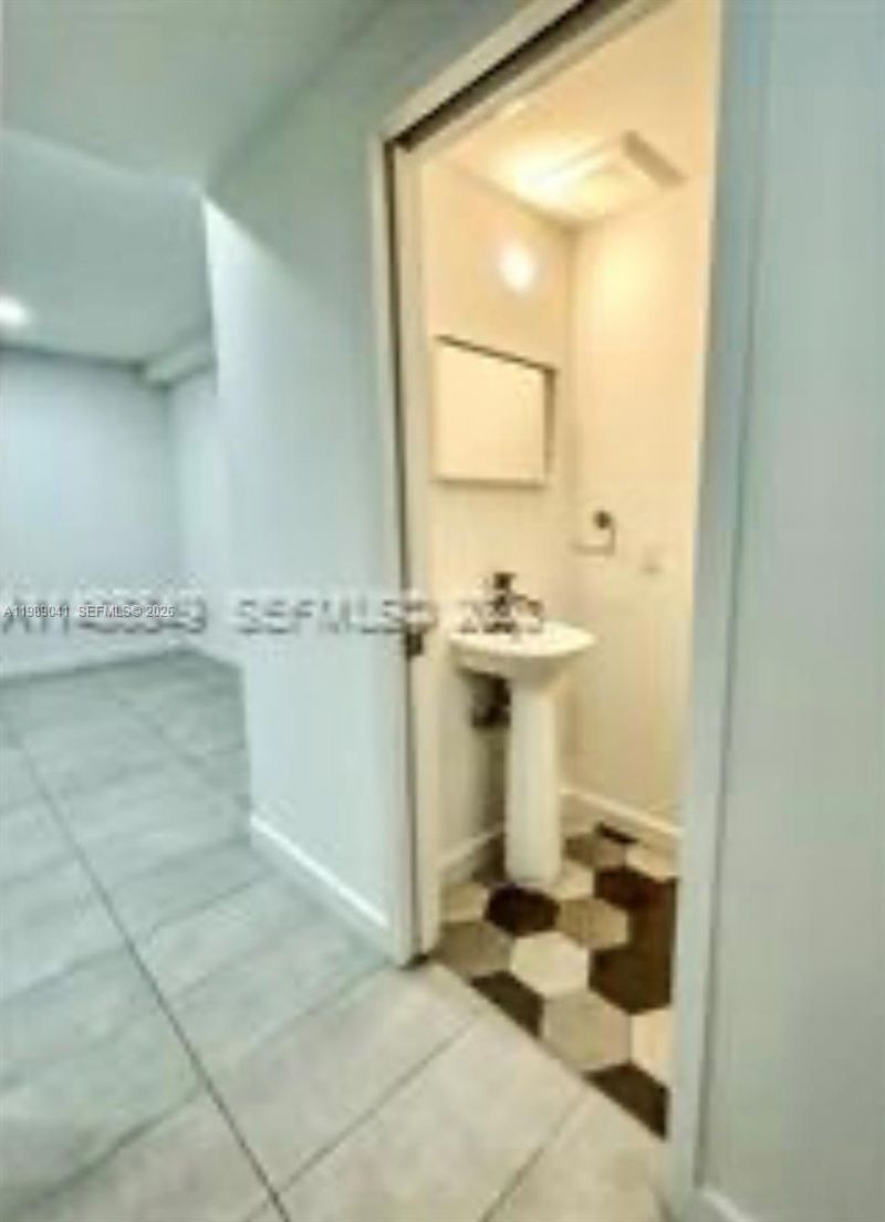 315 NW 34th Ave, Unit 315, Miami, FL 33125 Photo