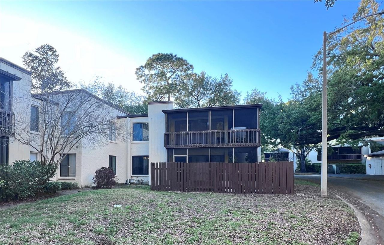 700 Starkey Road, Unit 814, Largo, FL 33771 Main Photo