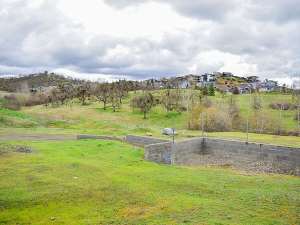 3010 -3600 Lone Pine Road, Medford, OR 97504