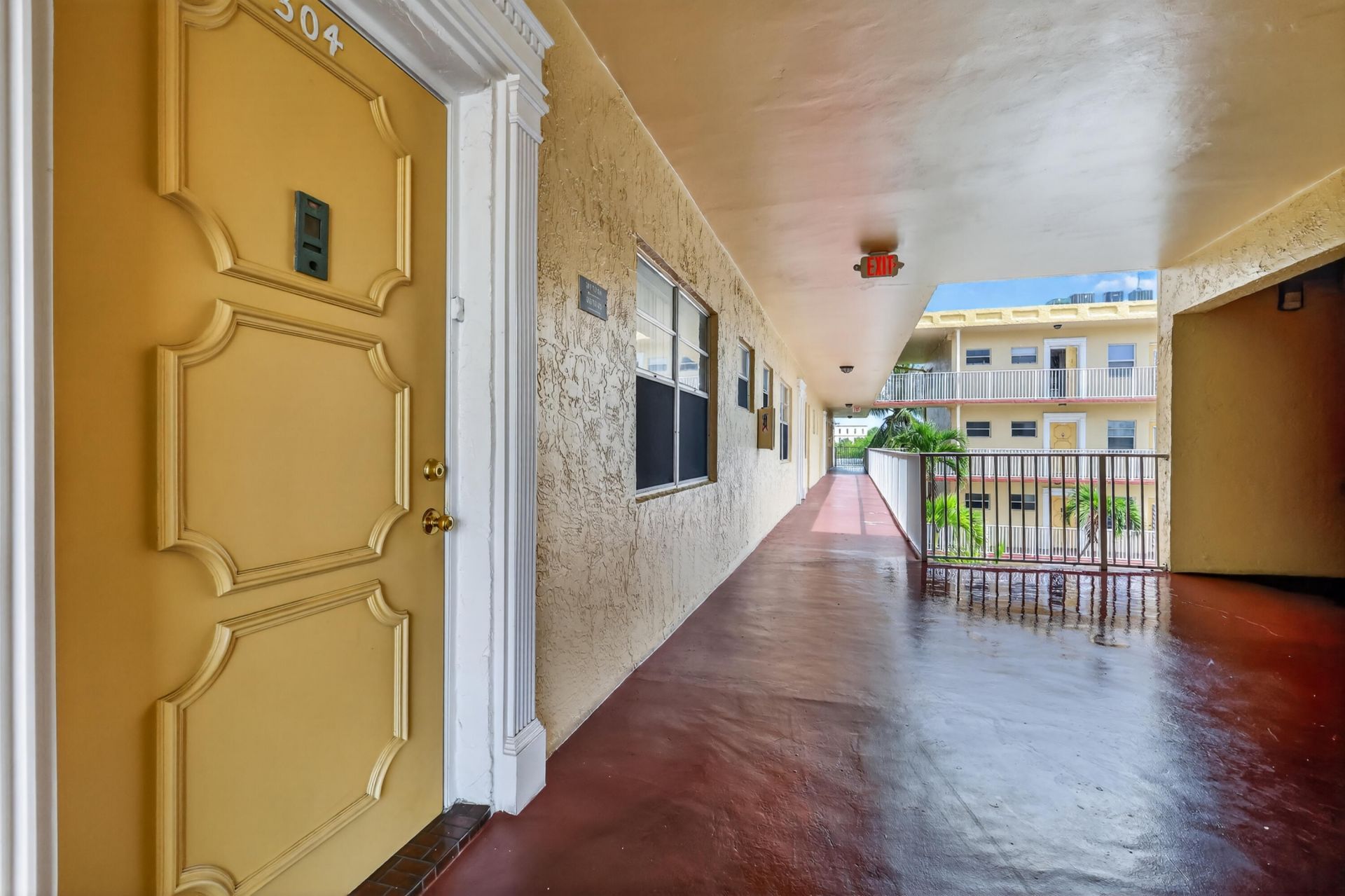 3990 NW 42nd Avenue, Unit Apt 304, Lauderdale Lakes, FL 33319 Photo