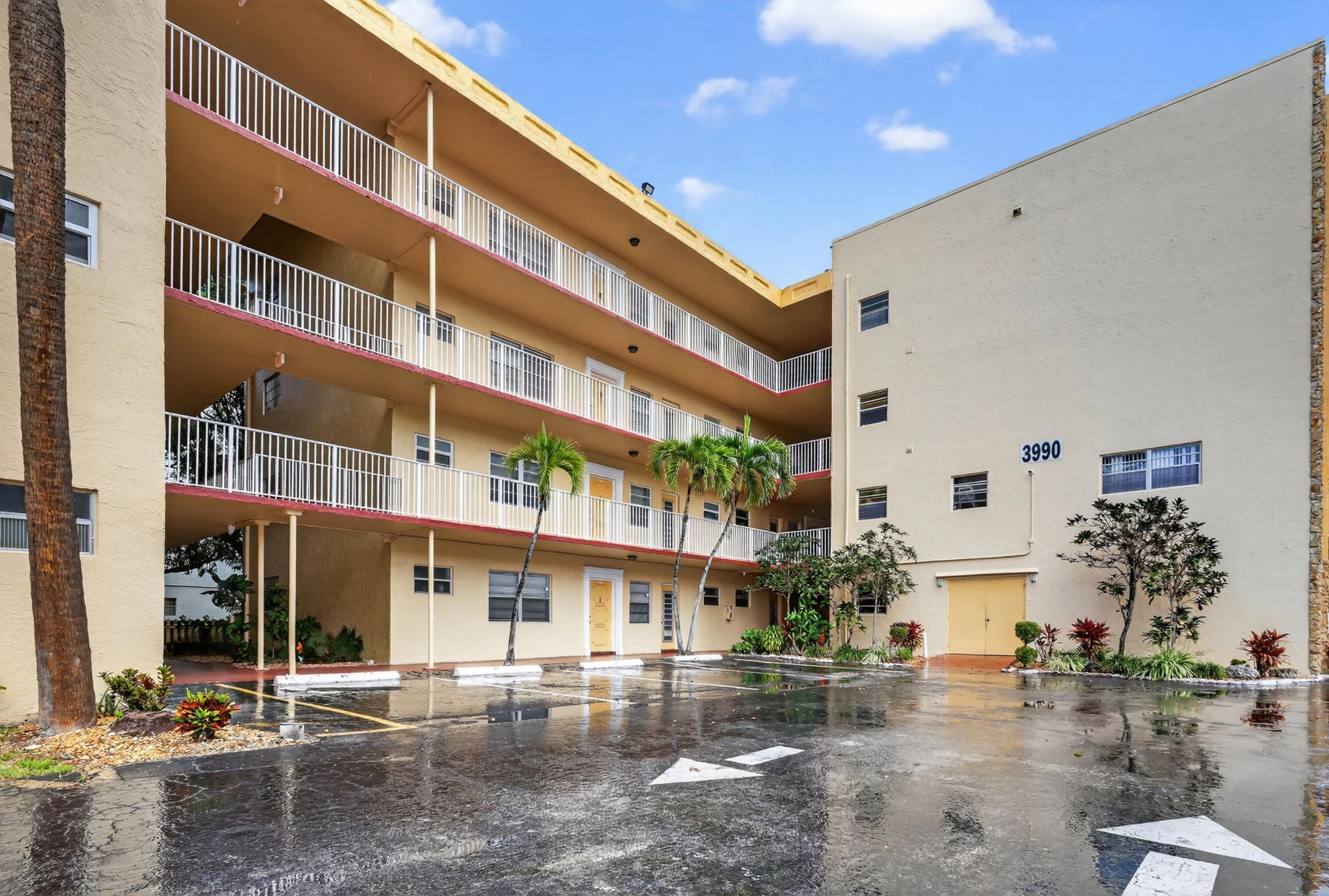 3990 NW 42nd Avenue, Unit Apt 304, Lauderdale Lakes, FL 33319 Photo