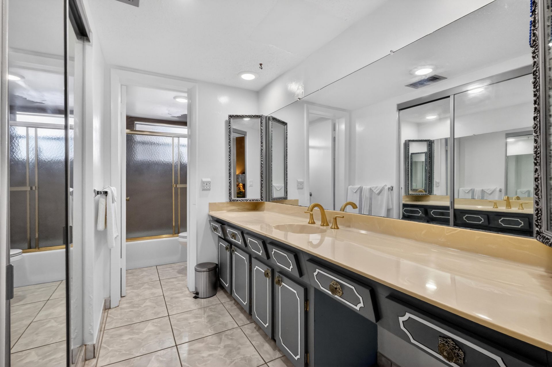 3990 NW 42nd Avenue, Unit Apt 304, Lauderdale Lakes, FL 33319 Photo