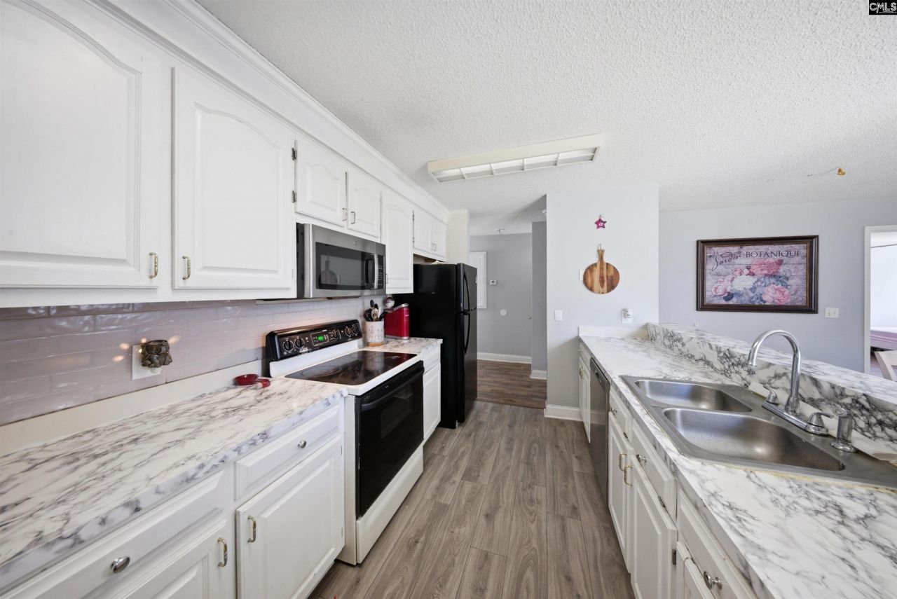 3402 Landmark Drive  Photo 10