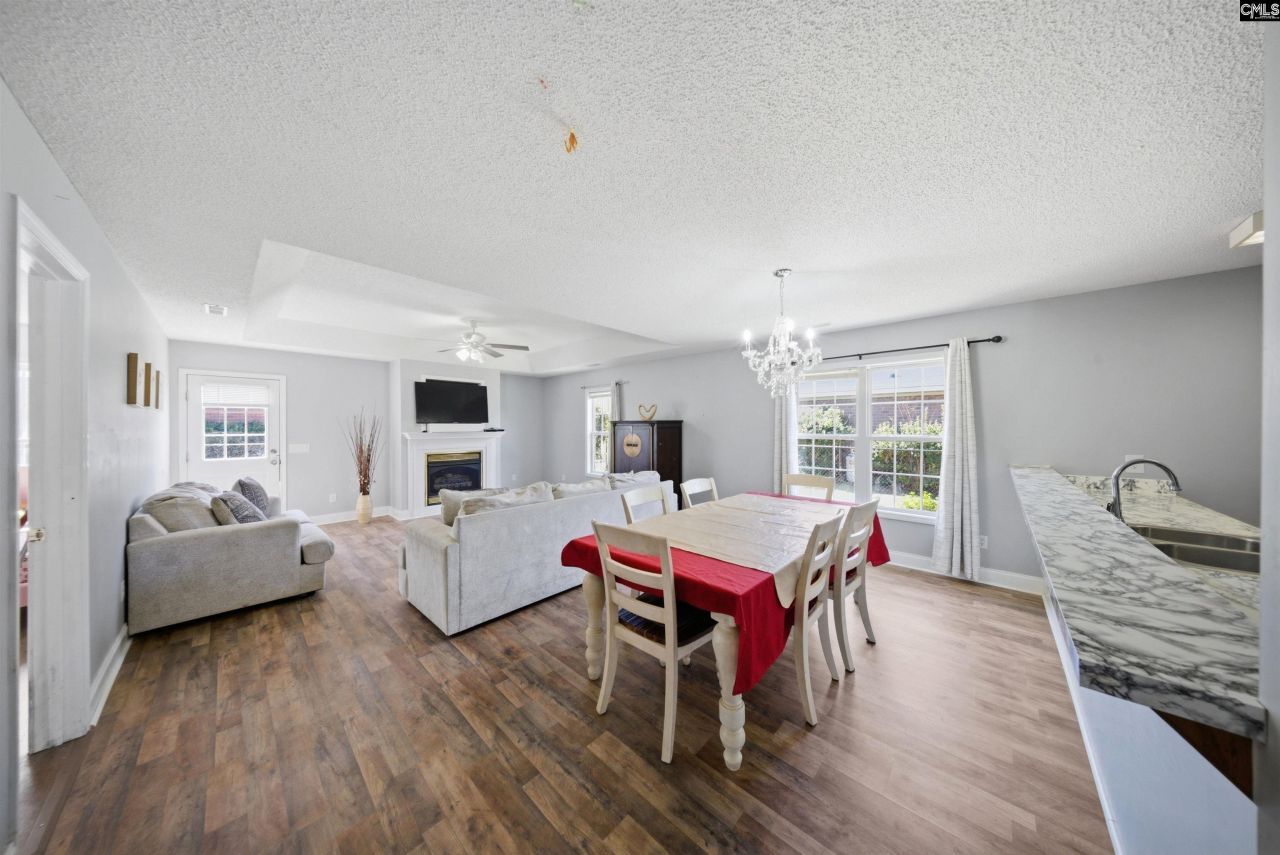 3402 Landmark Drive  Photo 11