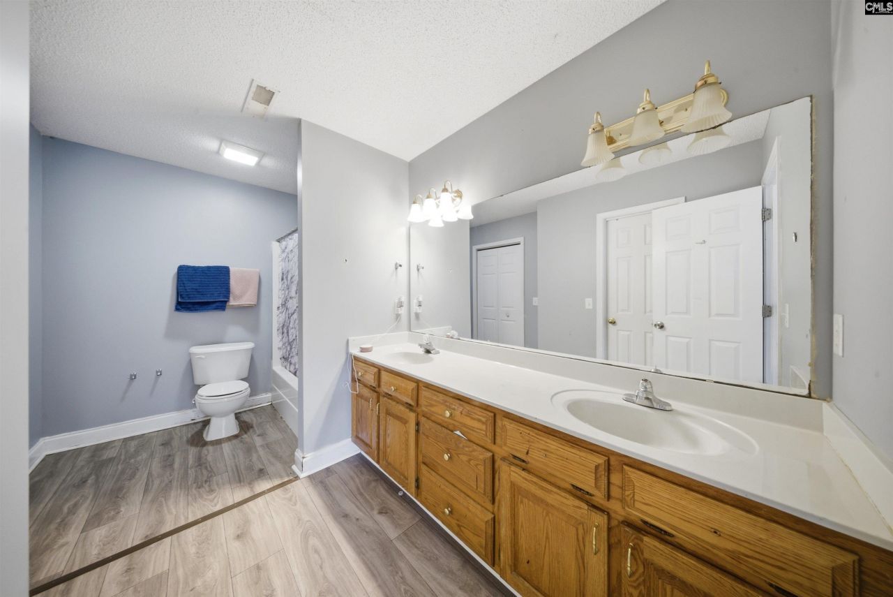 3402 Landmark Drive  Photo 19